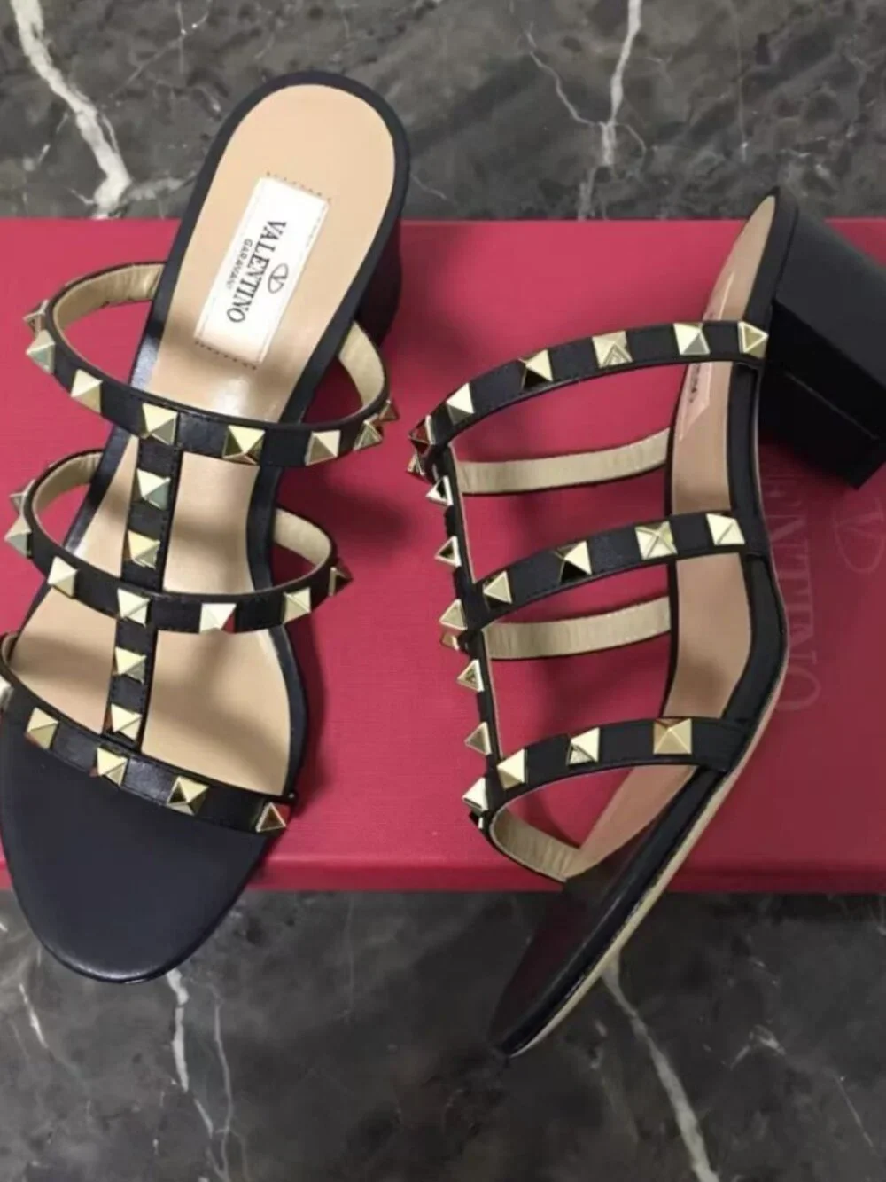 Valentino​​​​​​​​​​ clean monochrome